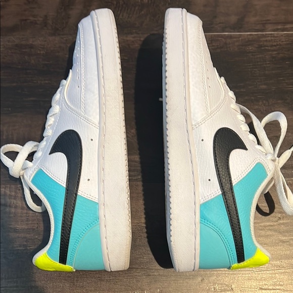 Nike White and Blue Athletic Shoes - Picture 5 of 7